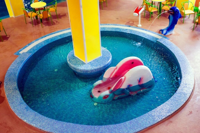 Аквапарк "Дельфин" Караганда детский бассейн